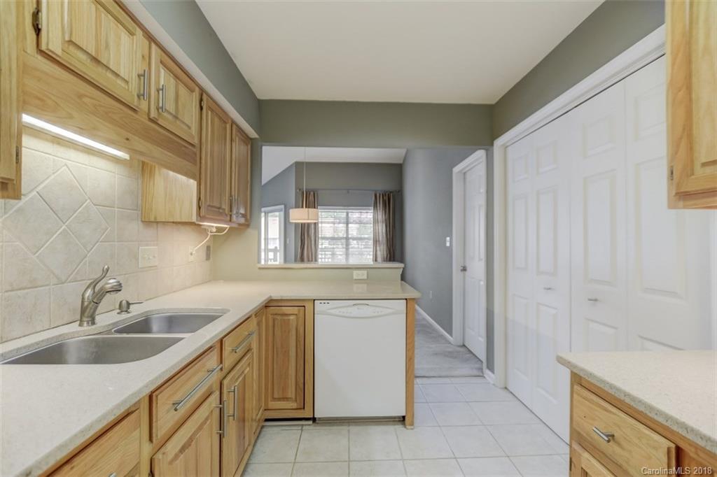 5009 Sharon Road, Unit L Charlotte, NC 28210 - Photo 15 of 31