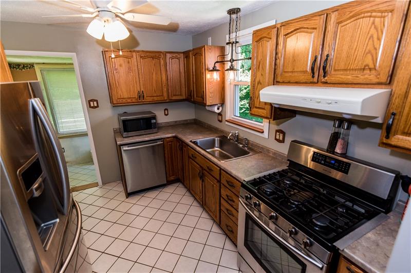 1599 Pine Run Road Rochester, PA 15074 - Photo 8 of 13 Newer stainless appliances