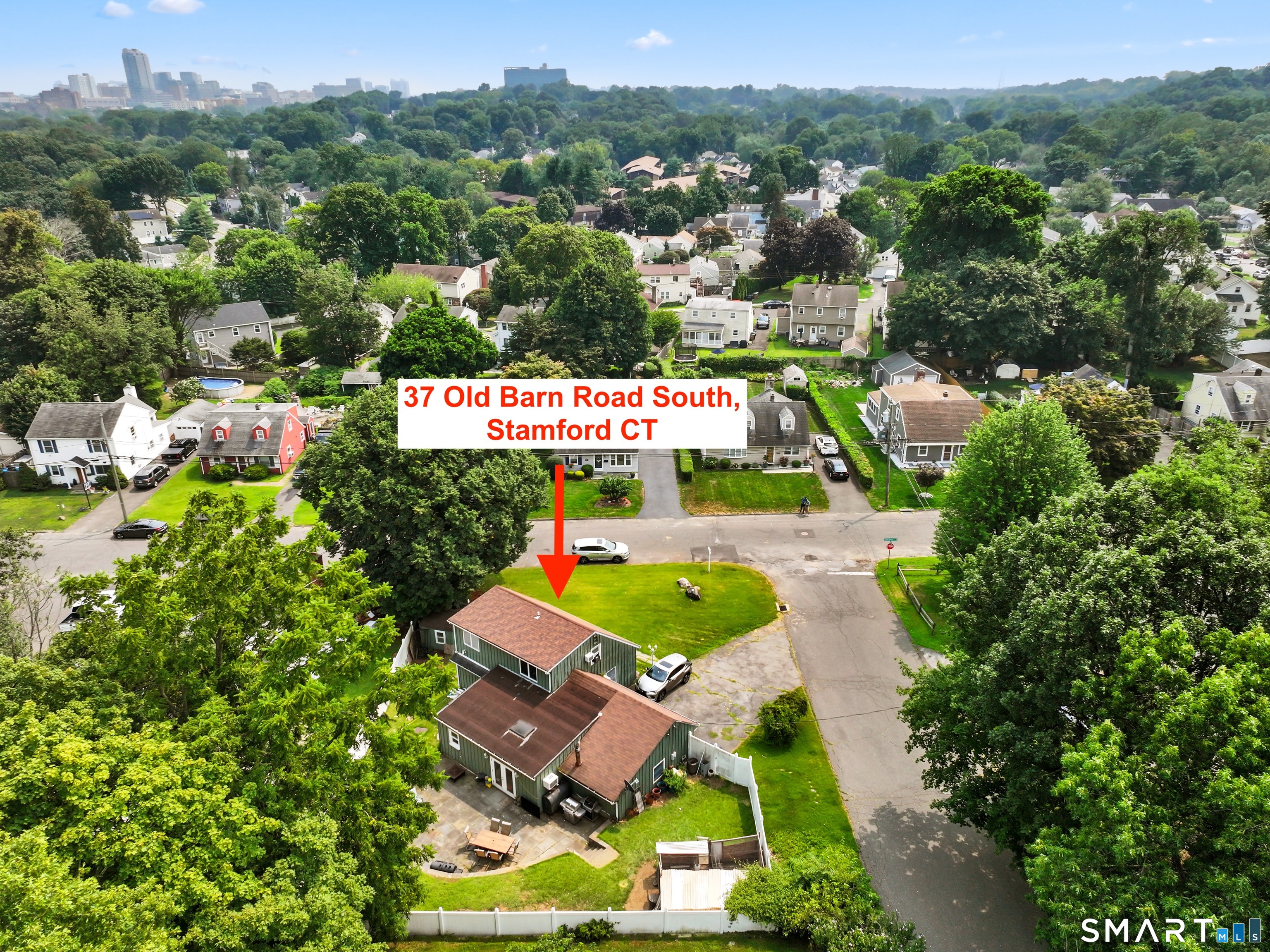 37 Old Barn Road South Stamford, CT 06905 - Photo 5 of 35