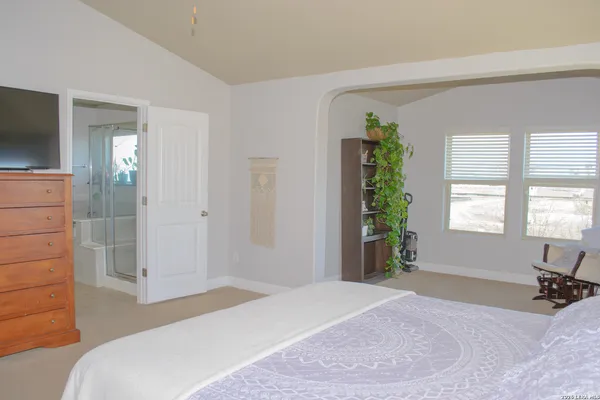 $2,000 | 2550 Gato Del Sol, San Antonio, TX 78245