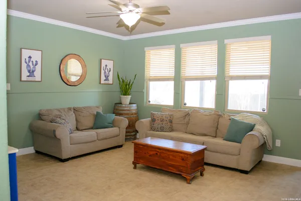 $2,000 | 2550 Gato Del Sol, San Antonio, TX 78245