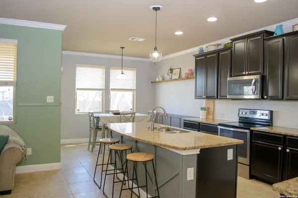 $2,000 | 2550 Gato Del Sol, San Antonio, TX 78245