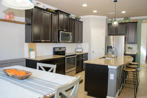 $2,000 | 2550 Gato Del Sol, San Antonio, TX 78245