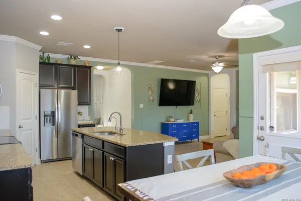 $2,000 | 2550 Gato Del Sol, San Antonio, TX 78245