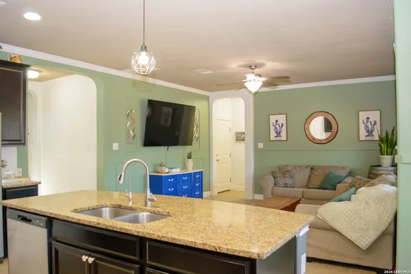 $2,000 | 2550 Gato Del Sol, San Antonio, TX 78245