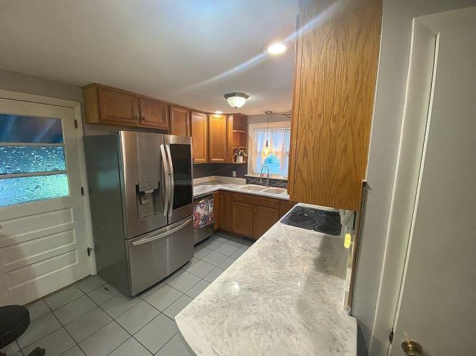 29 Basse Circle Lynn, MA 01905 - Photo 2 of 13