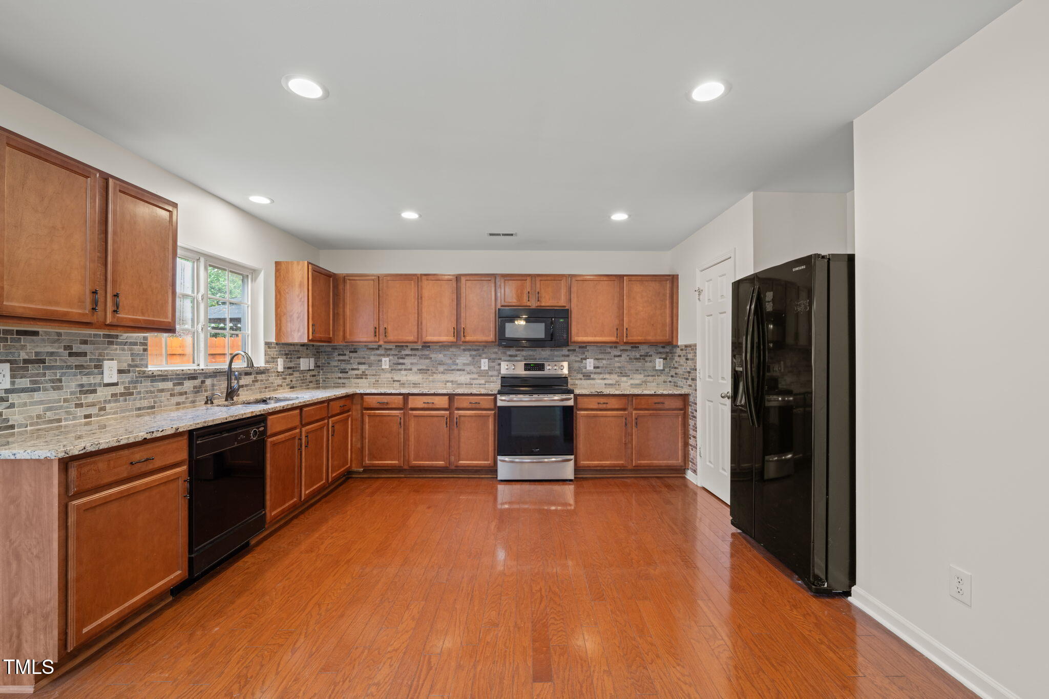 2816 Roundleaf Court Raleigh, NC 27604 - Photo 8 of 37 8-web-or-mls-DSC02886