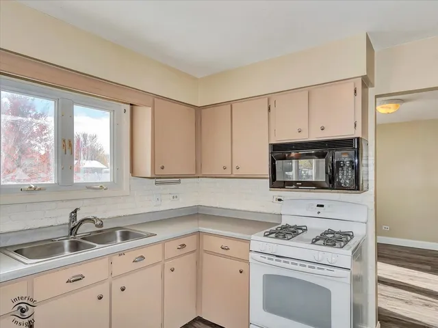 $239,000 | 9 Hilltop Drive, Bourbonnais, IL 60914