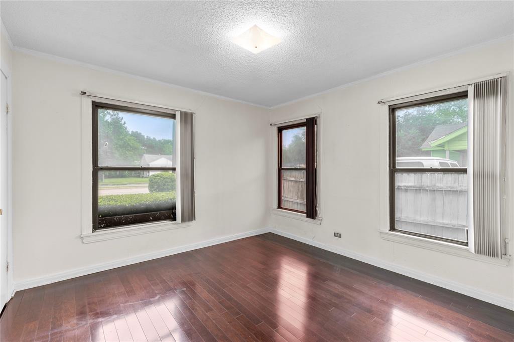 1109 North Jim Miller Road Dallas, TX 75217 - Photo 13 of 19