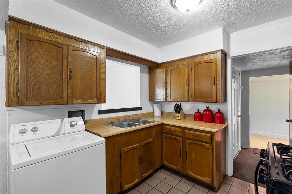 1109 North Jim Miller Road Dallas, TX 75217 - Photo 9 of 19