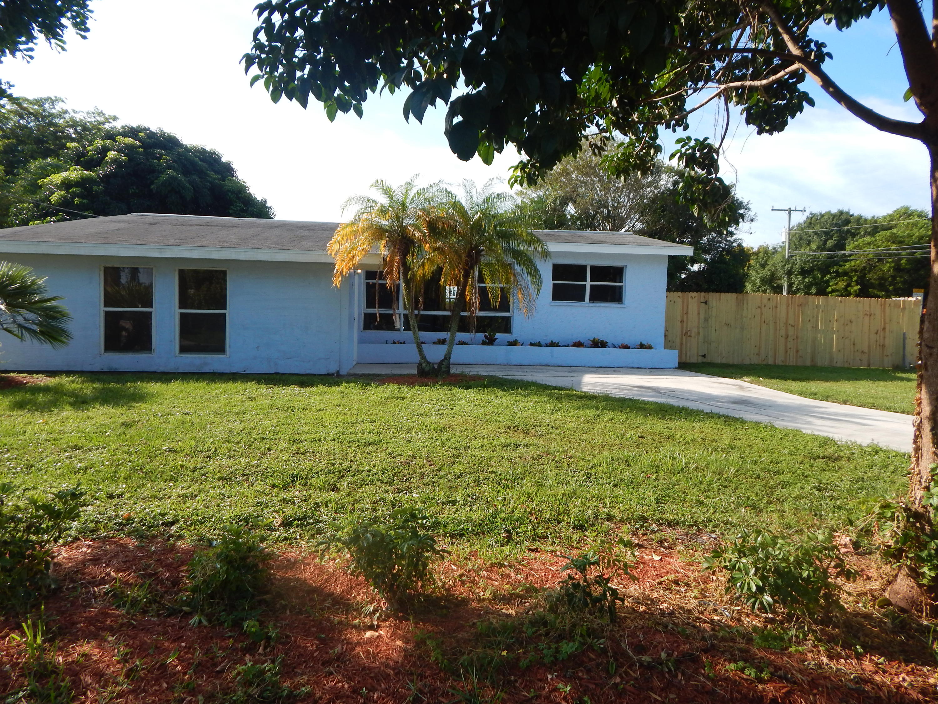 3359 Amberjack Road Lake Worth, FL 33462 - Photo 1 of 18 DSCN3323