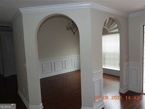 222 Prospect Loop Midway, GA 31320 - Photo 4 of 15 a view of livingroom with washer and dryer