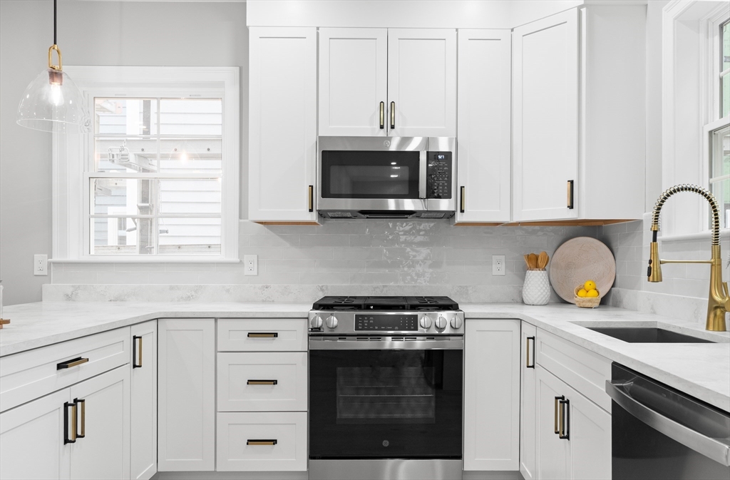 11 Washington Street, Unit 8 Ipswich, MA 01938 - Photo 23 of 38