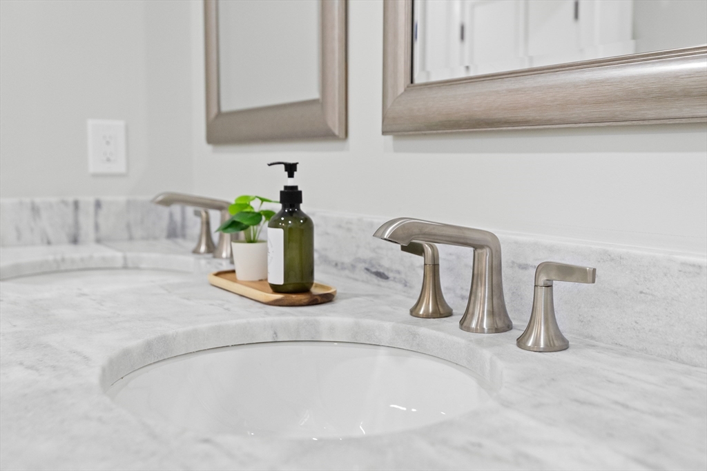 11 Washington Street, Unit 8 Ipswich, MA 01938 - Photo 34 of 38