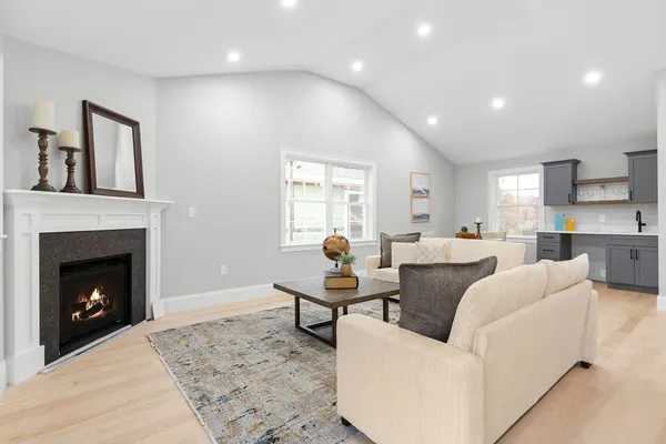 $1,224,900 | 11 Washington Street, Unit 8, Ipswich, MA 01938