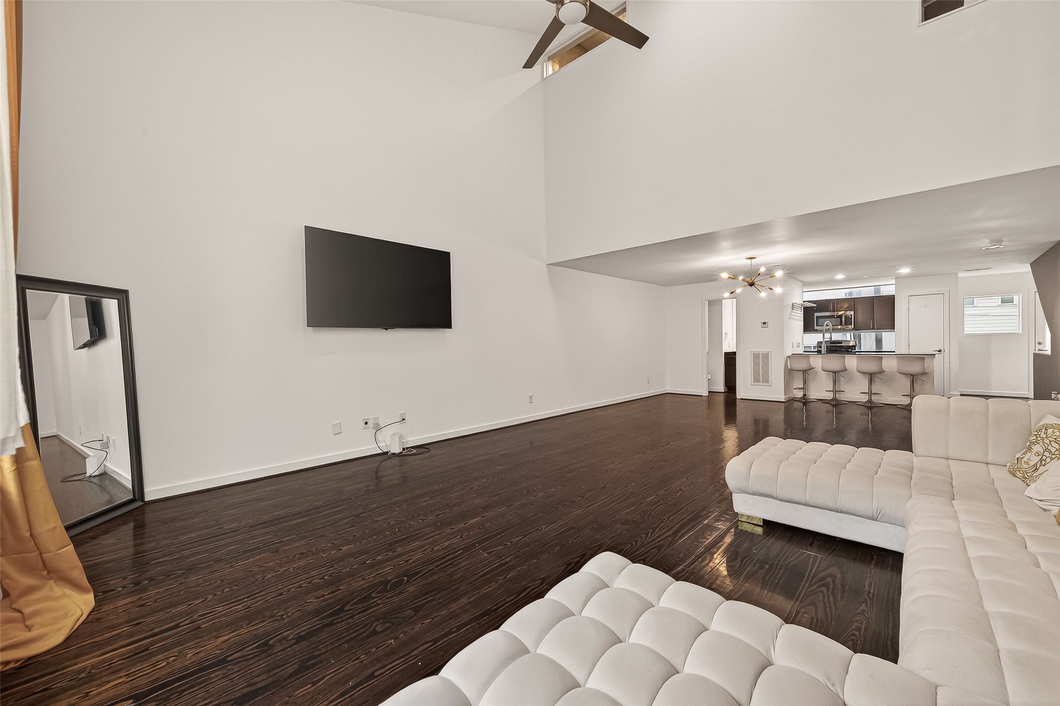 417 Meadow Street Houston, TX 77020 - Photo 8 of 35 a living room with furniture and a flat screen tv