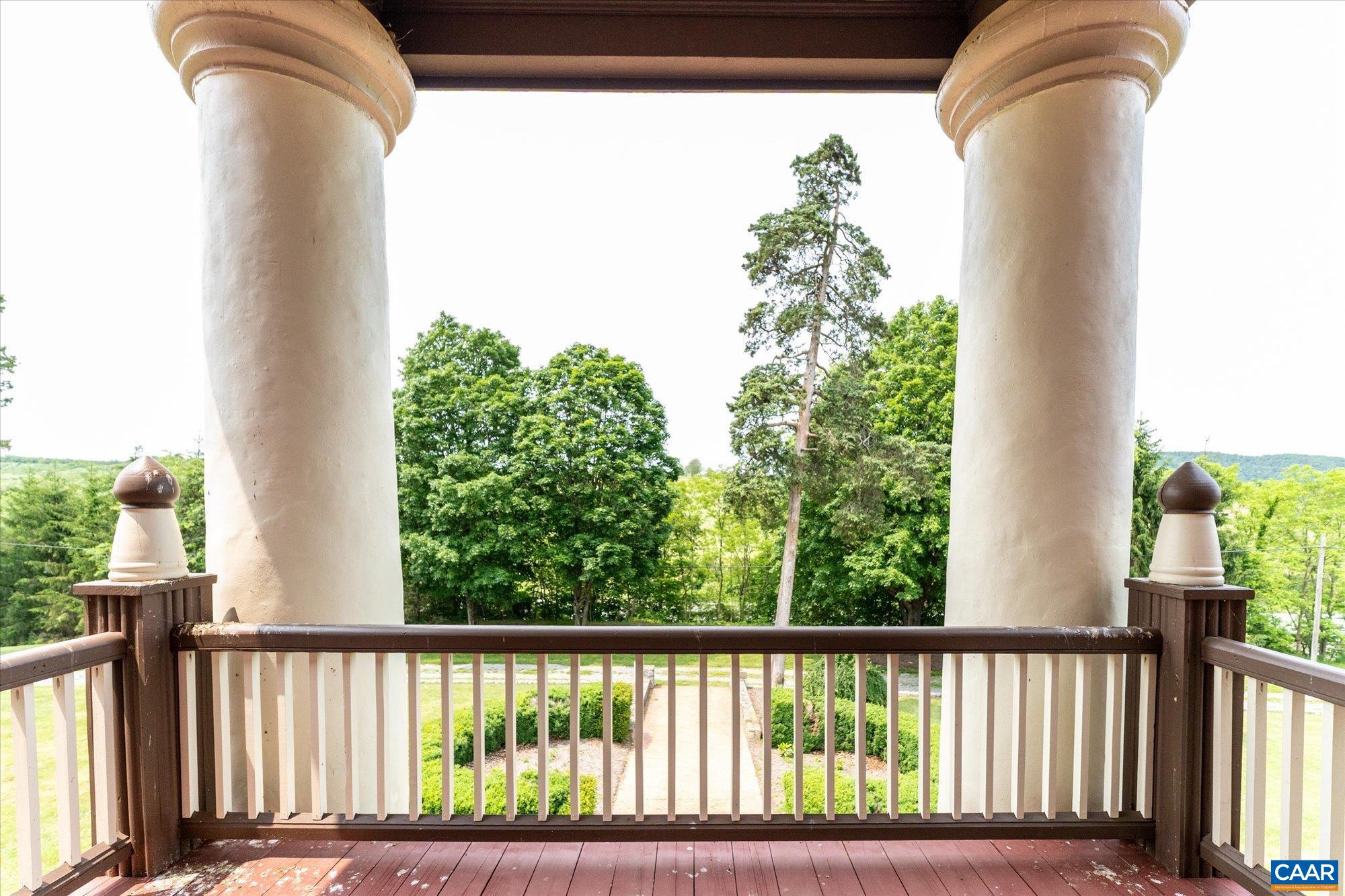 325 Factory Outlet Drive Max Meadows, VA 24360 - Photo 24 of 67 a view of balcony with furniture