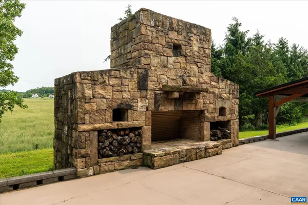 $3,900,000 | 325 Factory Outlet Drive, Max Meadows, VA 24360