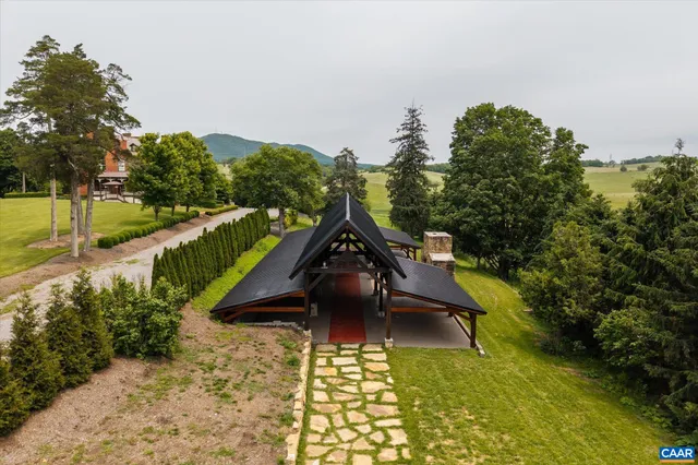 $3,900,000 | 325 Factory Outlet Drive, Max Meadows, VA 24360