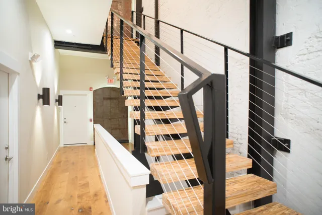 $2,320 | 705-7 South 5th Street, Unit 304, Philadelphia, PA 19147