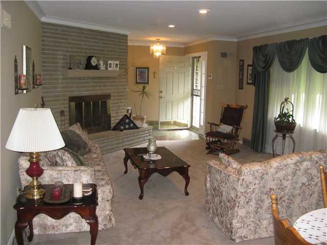 1150 Kenwick Road Columbus, OH 43209 - Photo 6 of 19