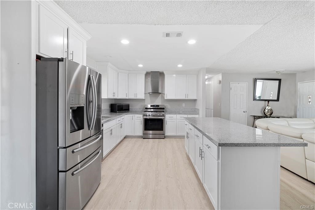 13686 Kiowa Road Apple Valley, CA 92308 - Photo 1 of 1