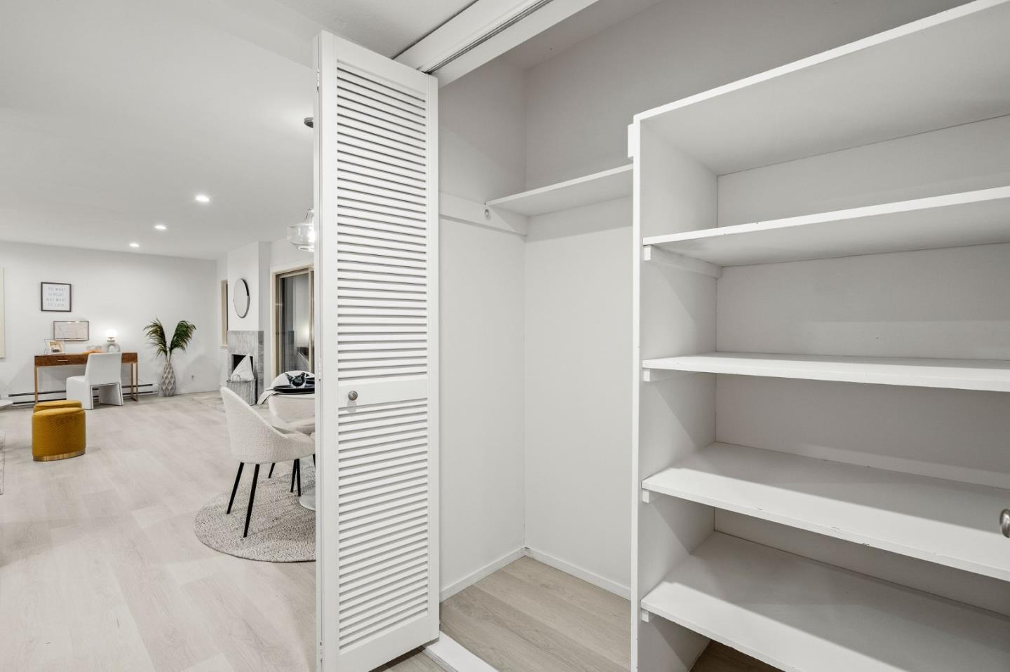 500 West Middlefield Road, Unit 101 Mountain View, CA 94043 - Photo 24 of 37