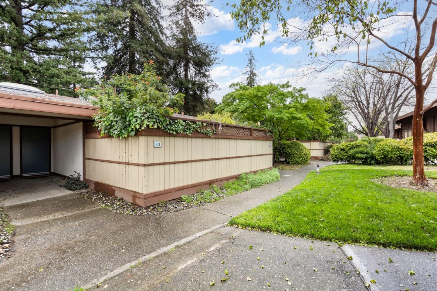 500 West Middlefield Road, Unit 101 Mountain View, CA 94043 - Photo 28 of 37 a view of a backyard