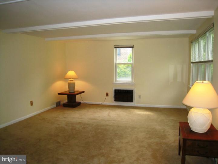46 Ann Road Broomall, PA 19008 - Photo 3 of 15 Living Room