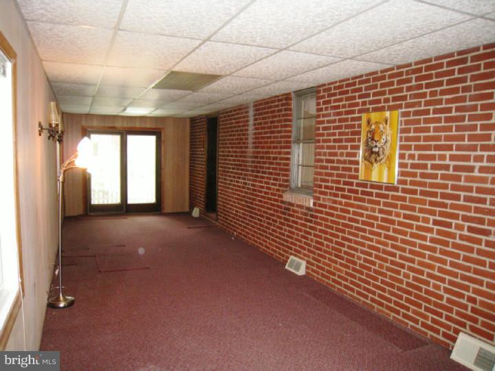 46 Ann Road Broomall, PA 19008 - Photo 8 of 15 Family Room
