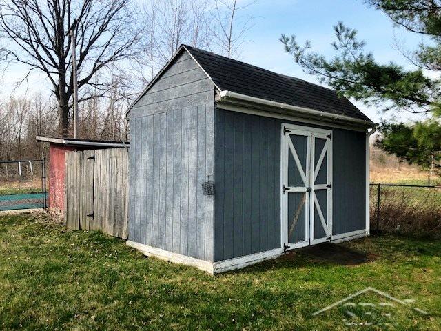12380 East Burt Road Birch Run, MI 48415 - Photo 25 of 33 50038285-24.JPG