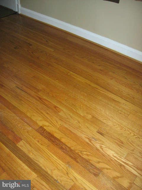 5562 Oakland Road Baltimore, MD 21227 - Photo 12 of 23 Hardwood Floor
