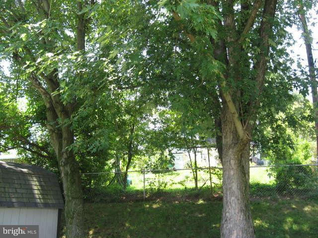 5562 Oakland Road Baltimore, MD 21227 - Photo 21 of 23 Exterior Rear