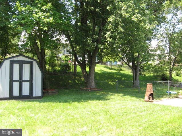 5562 Oakland Road Baltimore, MD 21227 - Photo 22 of 23 Exterior Rear