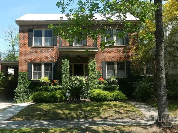 $3,800 | 18 East 45th Street, Savannah, GA 31405