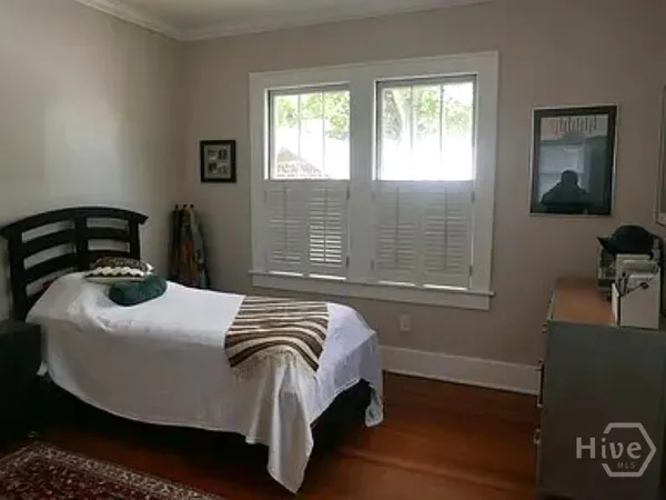 $3,800 | 18 East 45th Street, Savannah, GA 31405