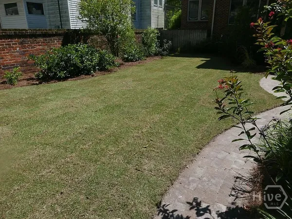 $3,800 | 18 East 45th Street, Savannah, GA 31405