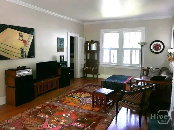 $3,800 | 18 East 45th Street, Savannah, GA 31405