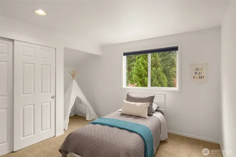 $1,499,000 | 24325 Southeast 40th Place, Sammamish, WA 98029
