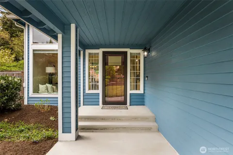 $1,499,000 | 24325 Southeast 40th Place, Sammamish, WA 98029