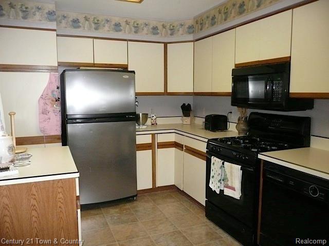 1200 Kinney Road Memphis, MI 48041 - Photo 18 of 26 Kitchen.jpg