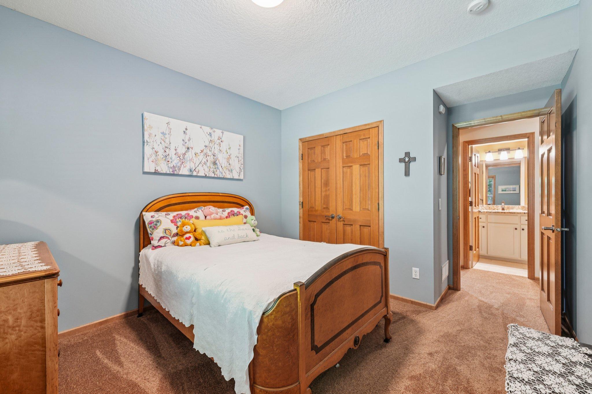 17258 Tilia Ridge Eden Prairie, MN 55347 - Photo 30 of 48 Gallery Image 30