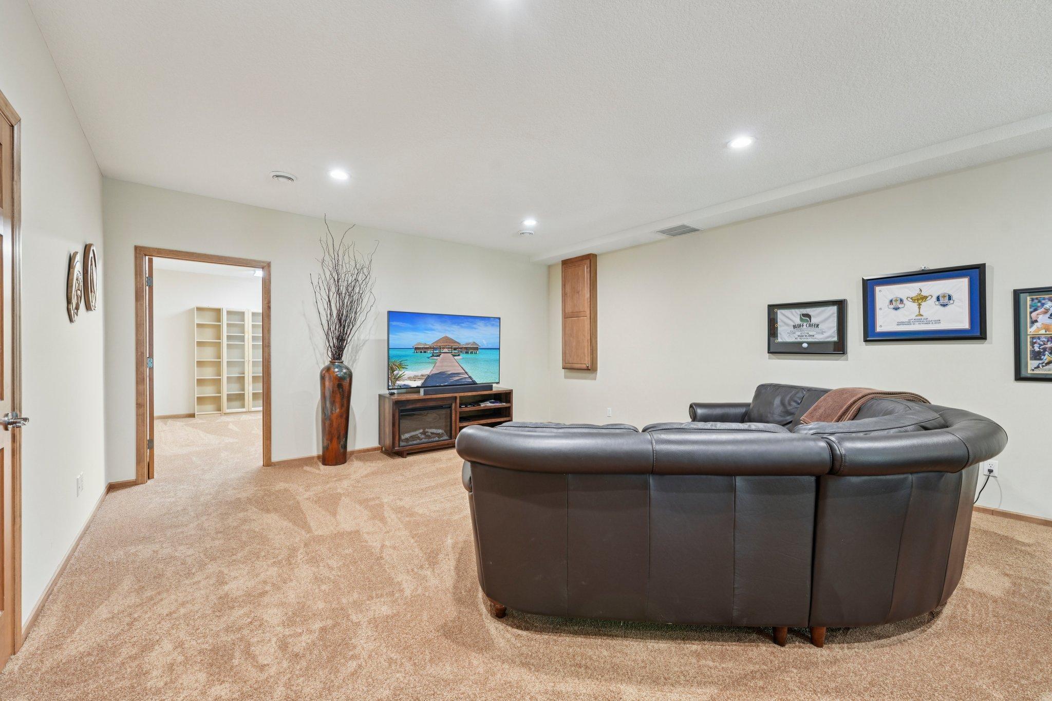 17258 Tilia Ridge Eden Prairie, MN 55347 - Photo 36 of 48 Gallery Image 36