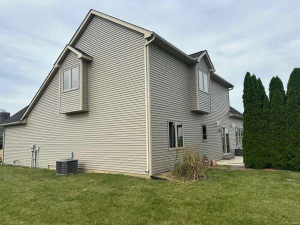 $675,000 | 5520 South Meridian Road, Pleasant Lake, IN 46779