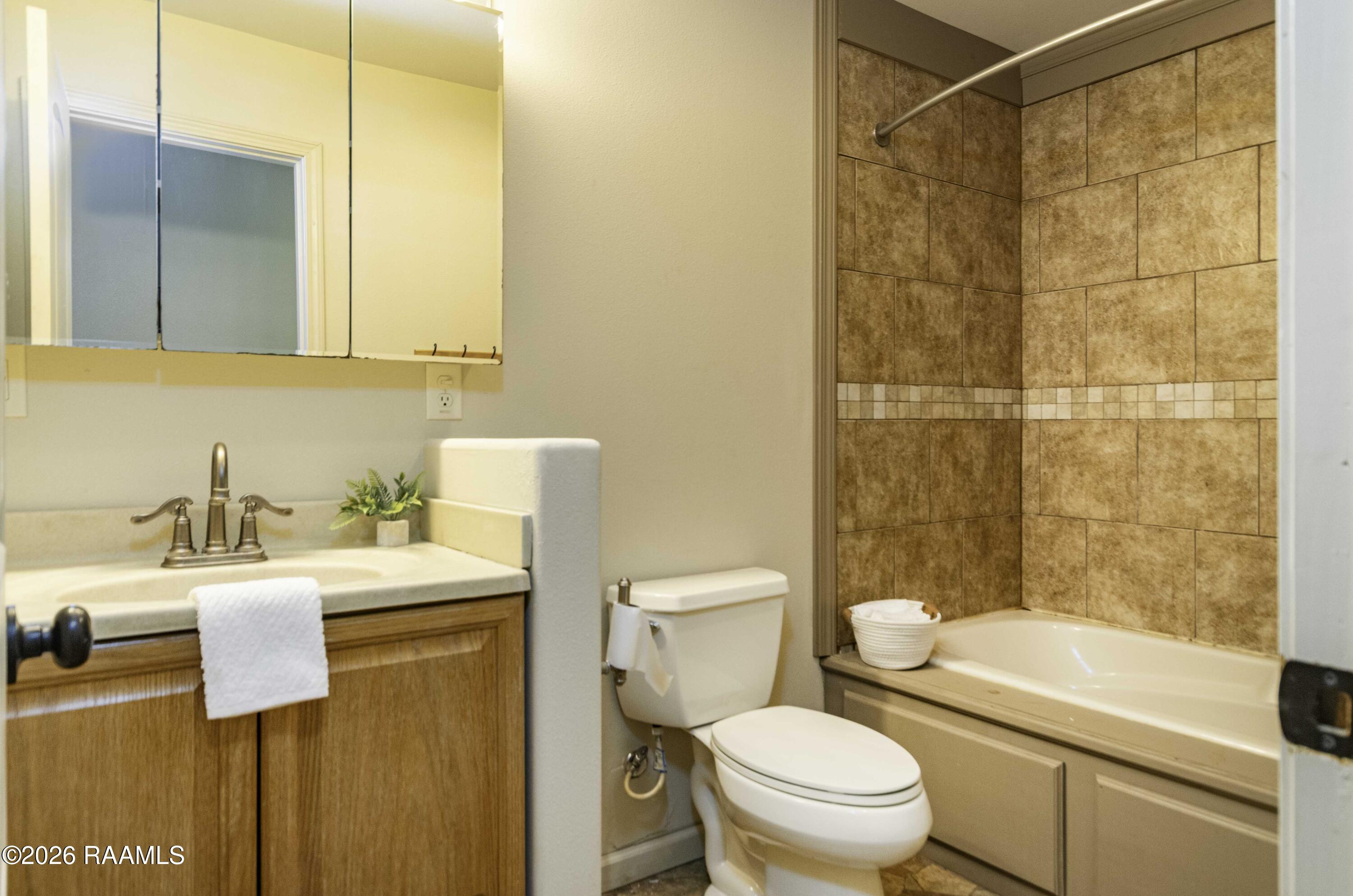 1513 Highway 343 Church Point, LA 70525 - Photo 22 of 46 Guest Bath 1 (6)