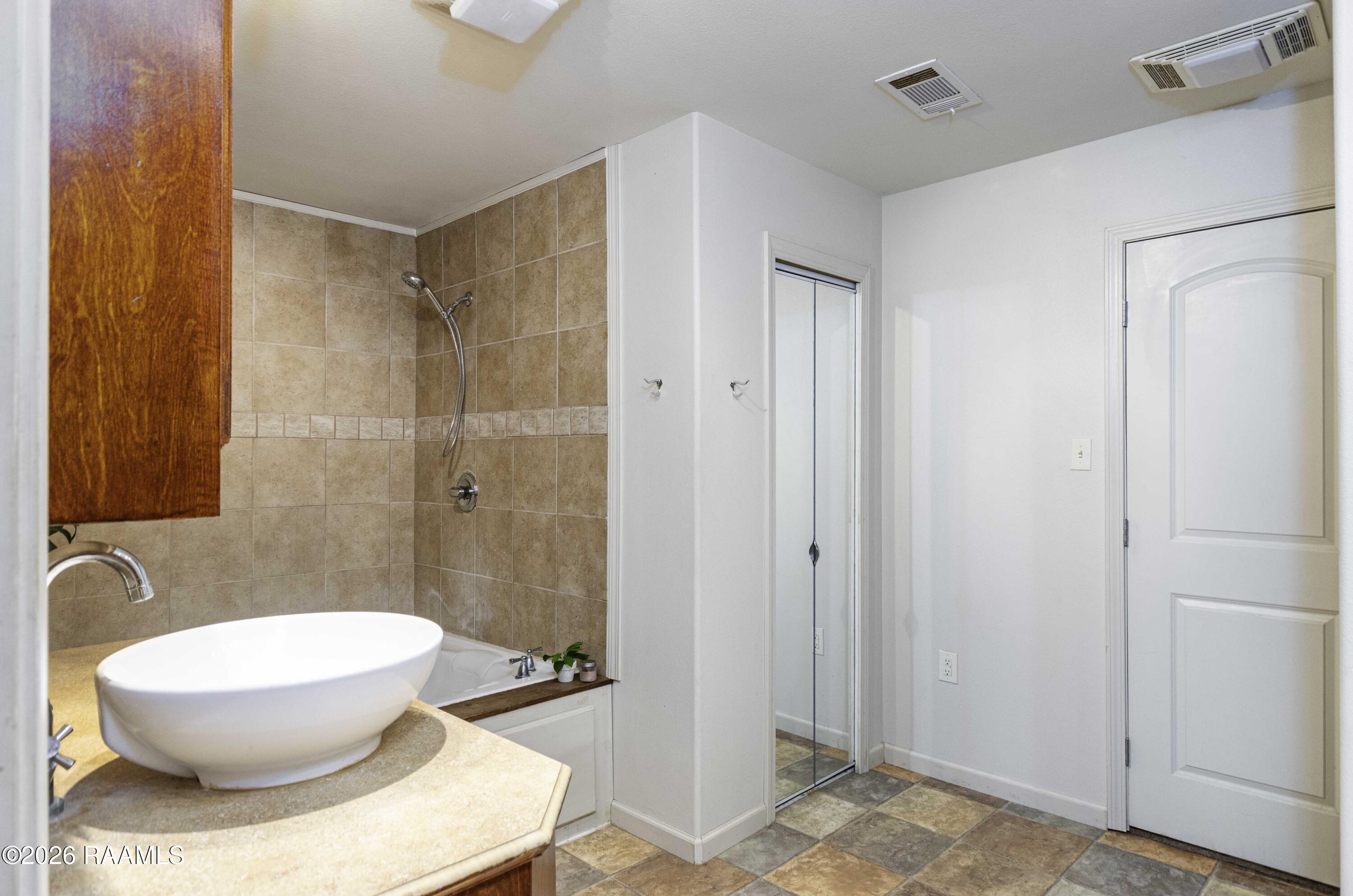 1513 Highway 343 Church Point, LA 70525 - Photo 33 of 46 Master Bath 1 (6)