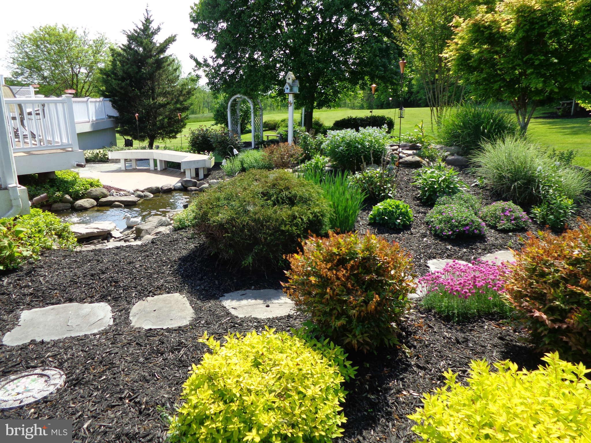 2520 Bear Run Road Taneytown, MD 21787 - Photo 23 of 28 Landscaping of end of covered deck