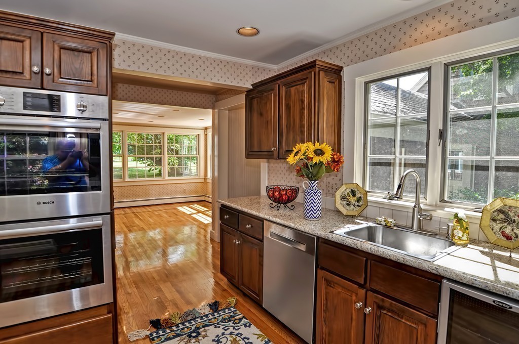 300 Meadowbrook Road Weston, MA 02493 - Photo 13 of 30