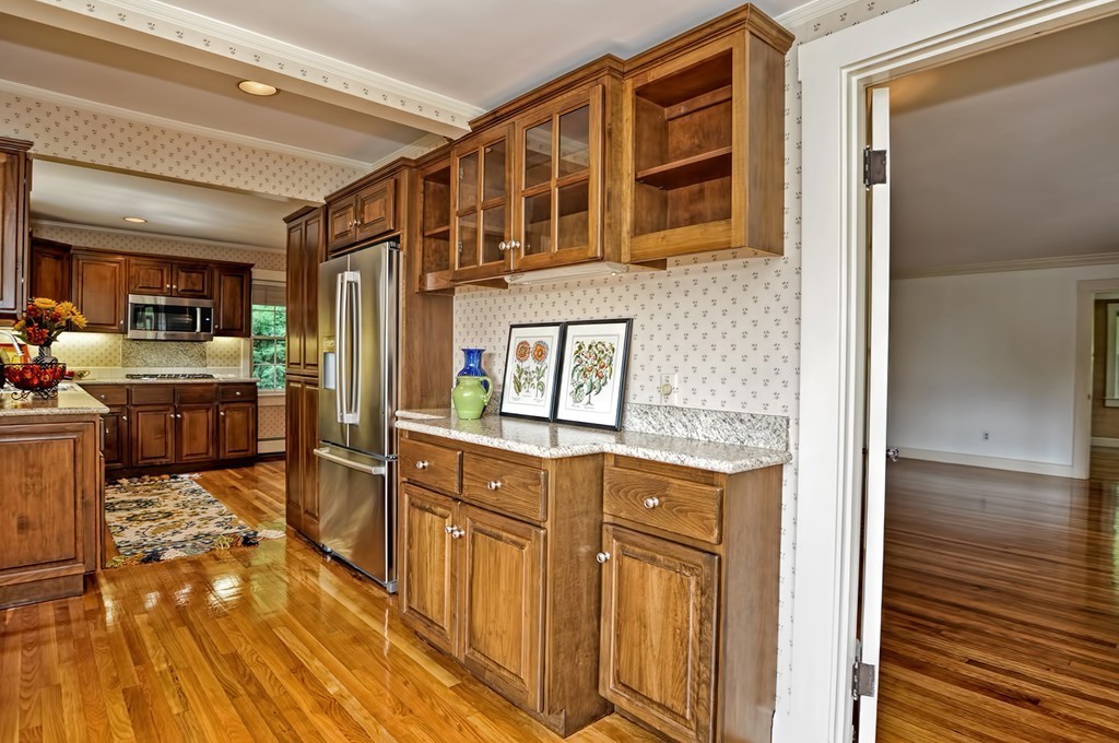 300 Meadowbrook Road Weston, MA 02493 - Photo 14 of 30