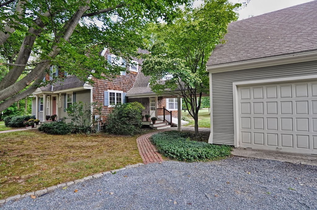 300 Meadowbrook Road Weston, MA 02493 - Photo 2 of 30